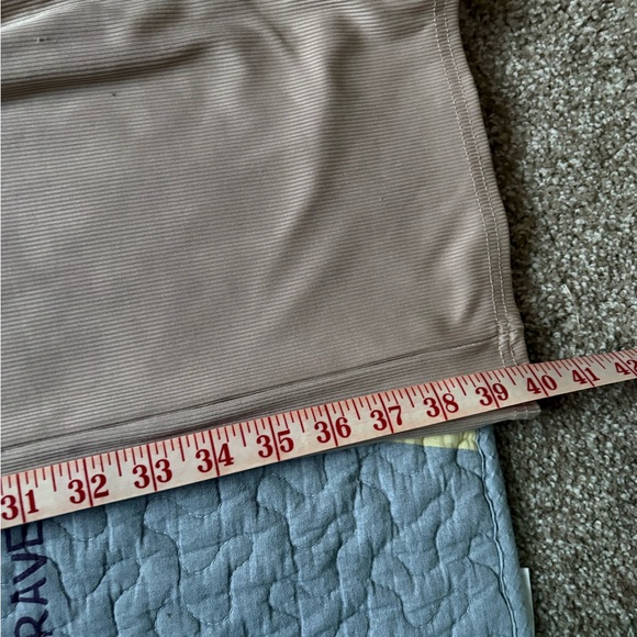 Lounge set Three-Piece Lounge tan ribbed size medium - Picture 8 of 9